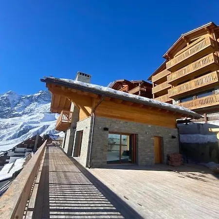 Skiing In The Italian Alps- Chalet Cervinia דירה *
